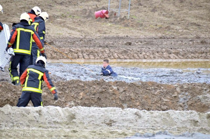 Jongetje uit de modder gered in Middelburg